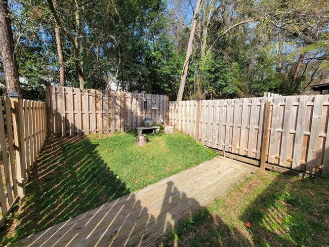 Building Photo - East Tallahassee Townhome Near Fallschase