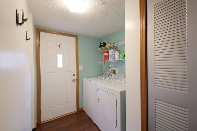 Building Photo - 3139 Bowfield Way