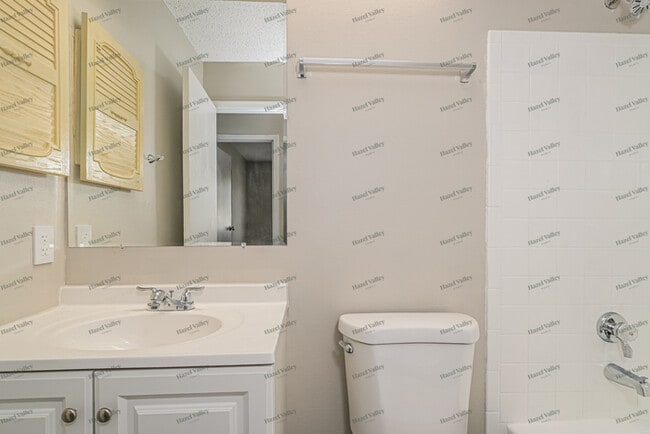 Building Photo - 15643 91st Ave