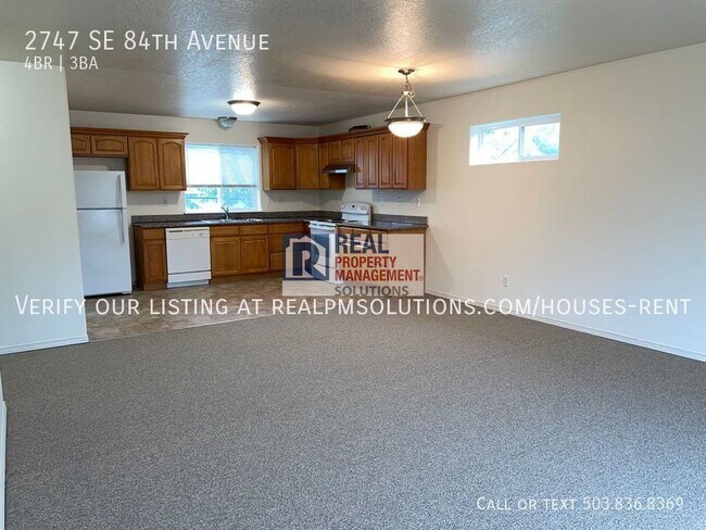 Building Photo - 2747 SE 84th Ave
