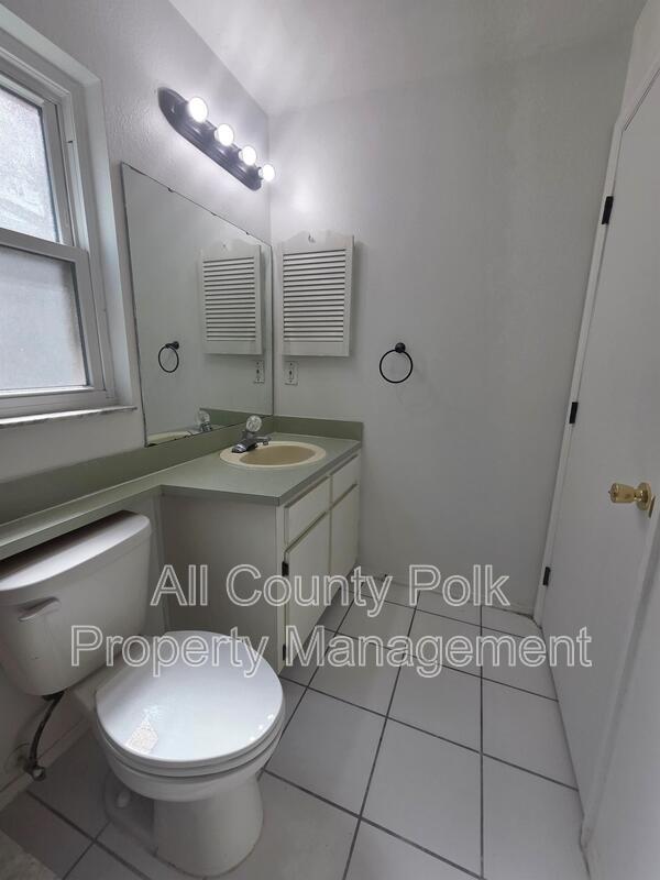 Building Photo - 1410 Bramblewood Dr