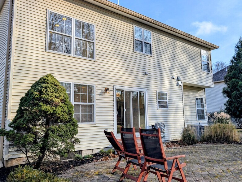 Building Photo - 111 Harvard Cir