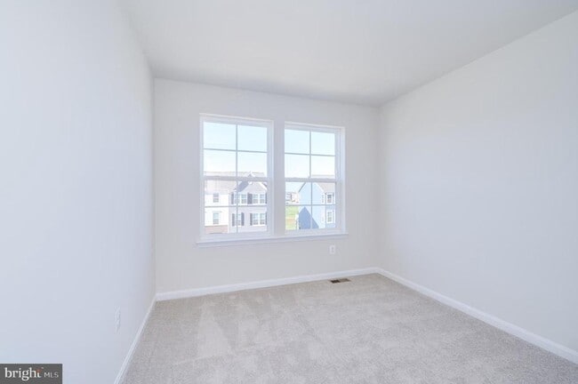 Building Photo - 450 Seeback Dr