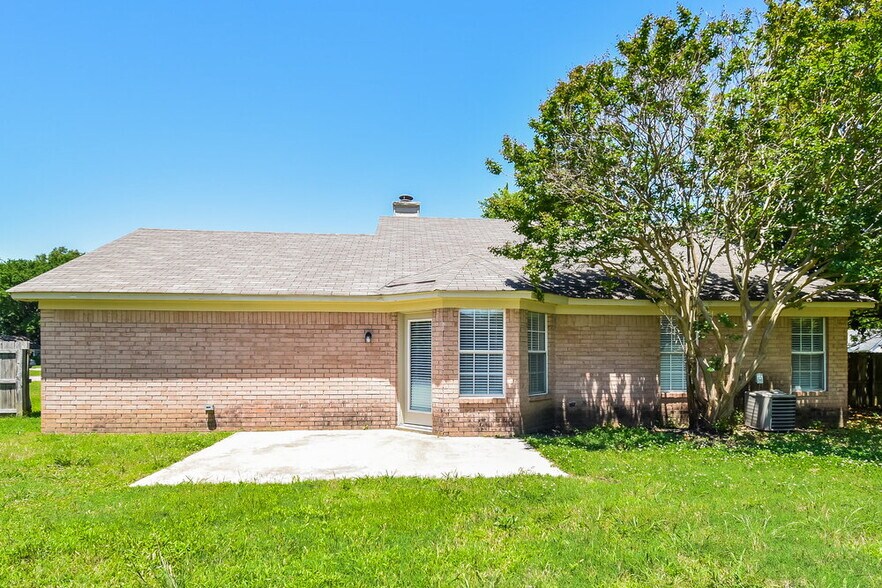 Building Photo - 6795 Black Oak Dr