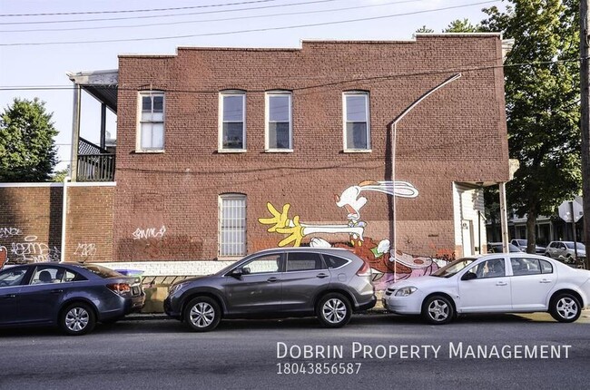 Building Photo - 301 S Pine St