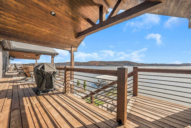 Building Photo - 201 Shady Ozark Ln