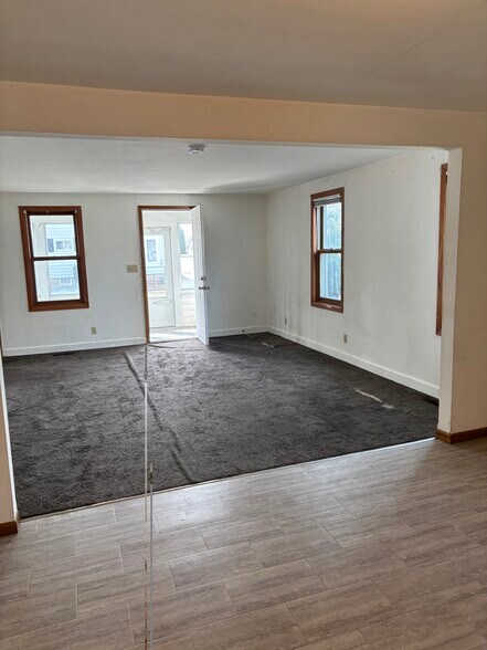 Building Photo - 102 Sterling Ave