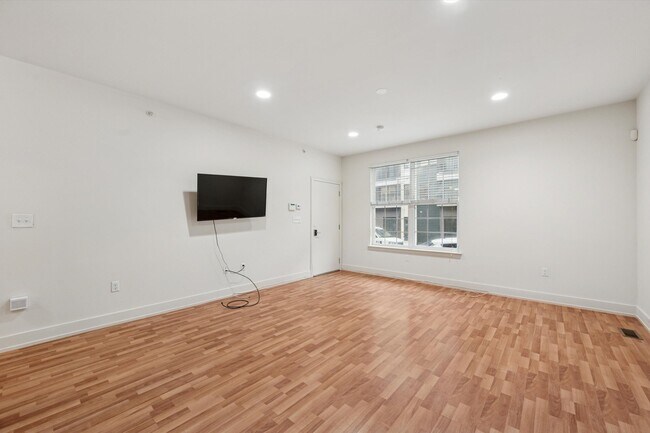 Building Photo - 1511 Master St