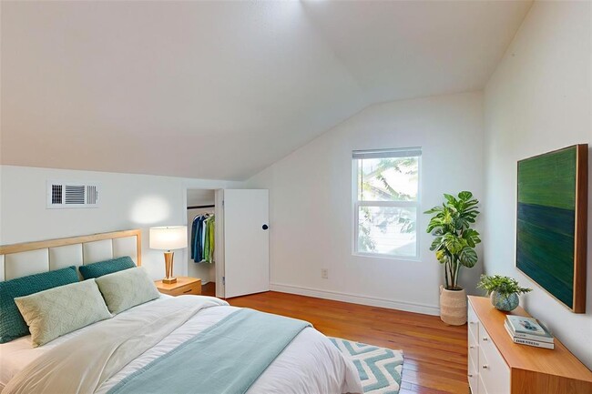 Building Photo - 3830 Cosby St
