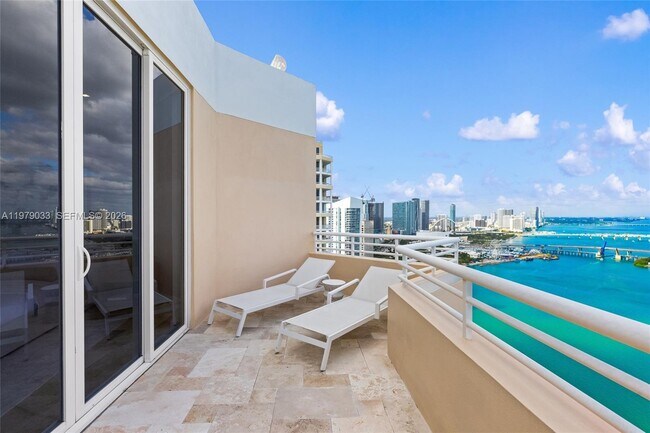 Building Photo - 808 Brickell Key Dr
