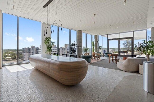 Building Photo - 44 East Ave