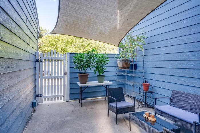 Patio - 1906 S Balsam St
