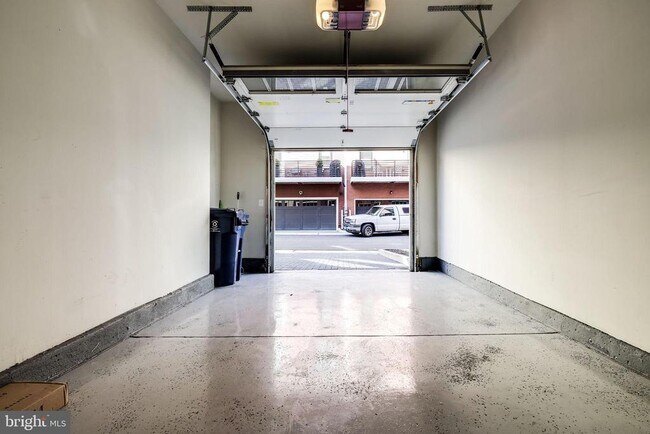 Building Photo - 1224 Main Line Blvd