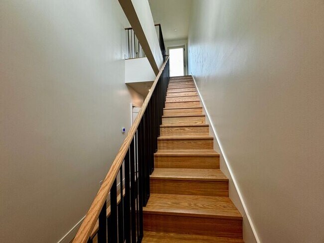 Building Photo - Luxury in the Heart of Huntsville