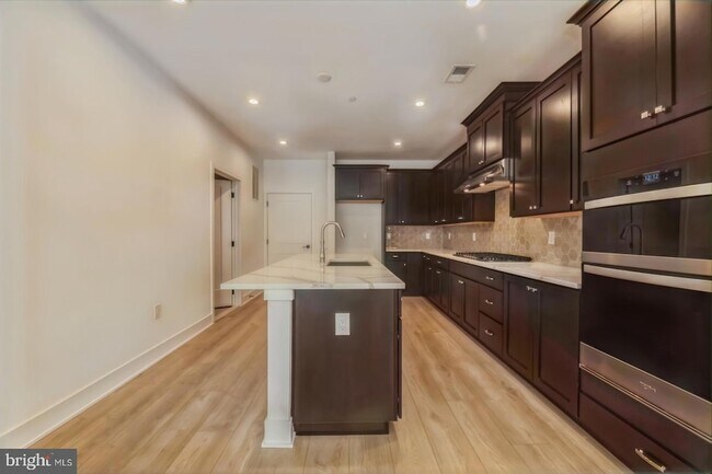 Building Photo - 2107 Donatello Dr
