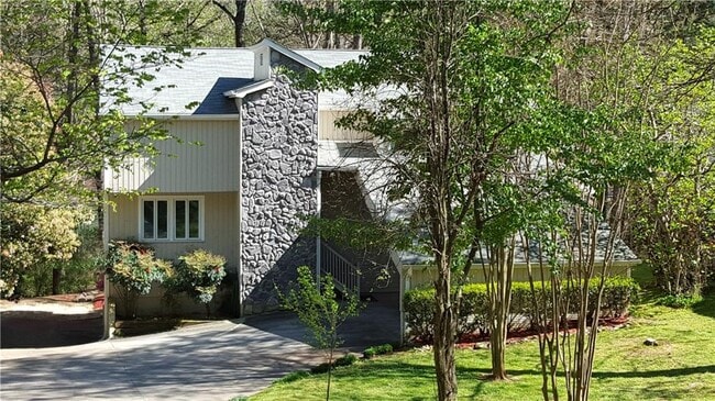 Primary Photo - 3240 Carlton Rd