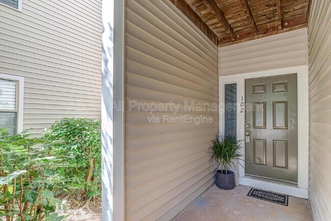 Building Photo - 6020 Winterpointe Ln