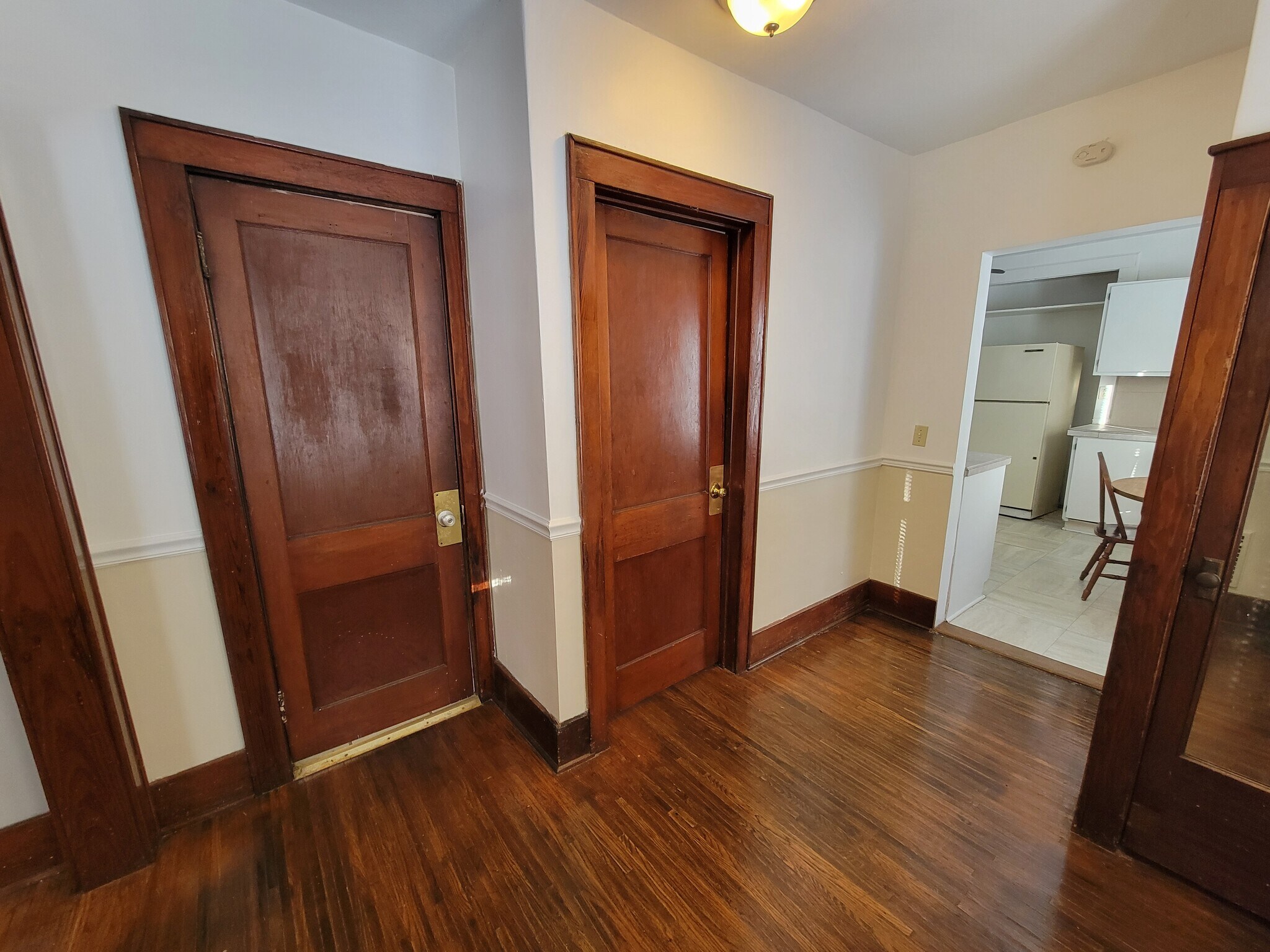 Building Photo - 114 Roser St