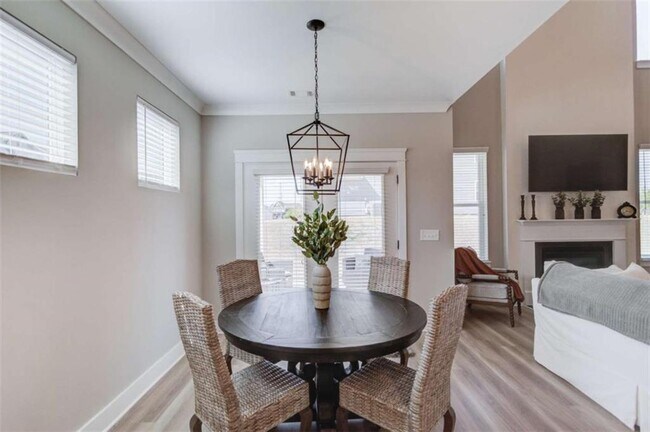 Building Photo - 60 Table Rock Ct