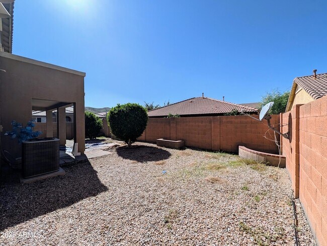 Building Photo - 3848 E Pollack St