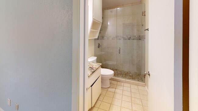 Building Photo - Casablanca Condo #124