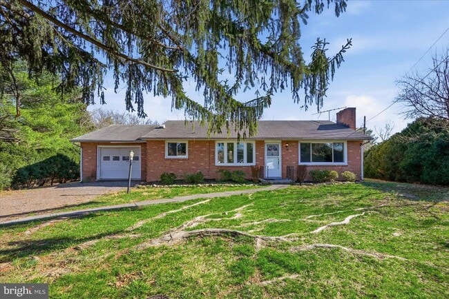 Building Photo - 210 Stafford Dr