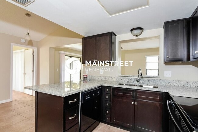 Building Photo - 3 Bedroom Pet-Friendly Home in Spring Hill...