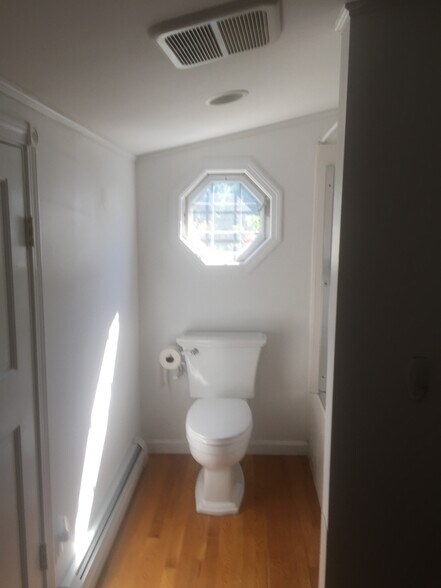 full bath - 175 Dillingham Hill Rd