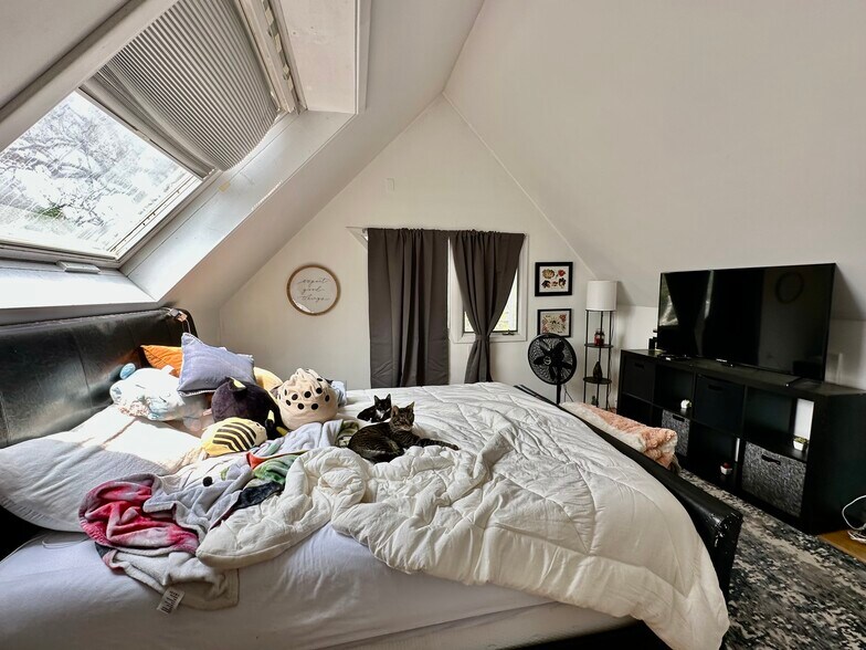 Building Photo - 33 Park St