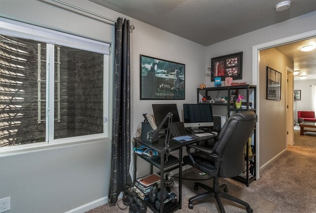 Building Photo - 7256 Red Cardinal Loop