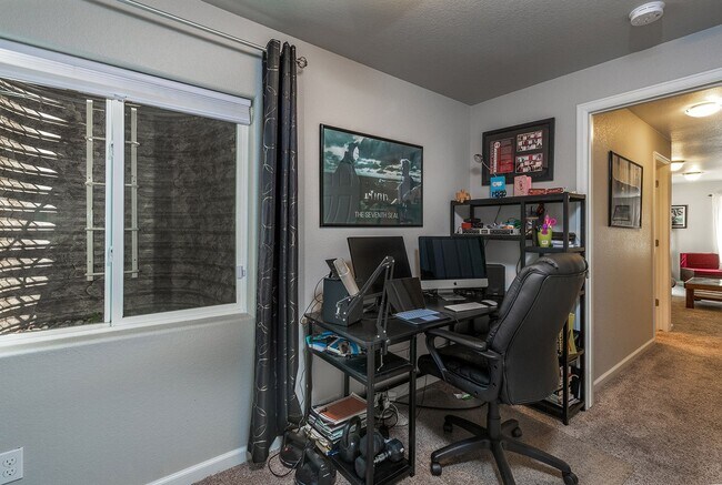 Building Photo - Evolve Real Estate: Available September 5 Newer 4 Bedroom Home with Finished Basement and Large Y...