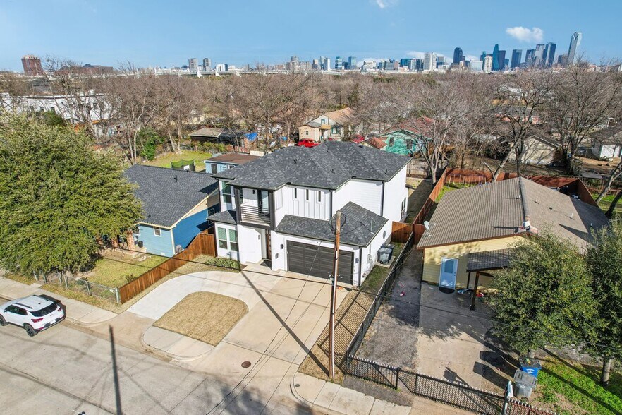 Building Photo - 3426 Borger St