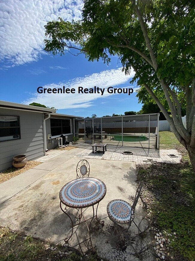 Building Photo - Fully Updated 3 Bed/2Bath Pool Home in New...