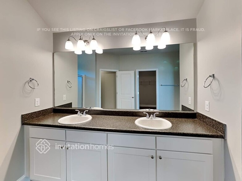 Building Photo - 221 Sage Dr