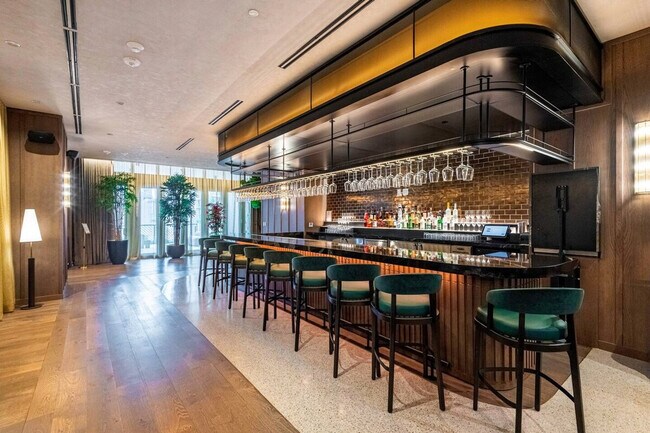 Building Photo - 125 NE 6th St