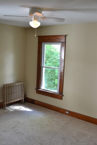 Building Photo - 2115 Hollister Ave