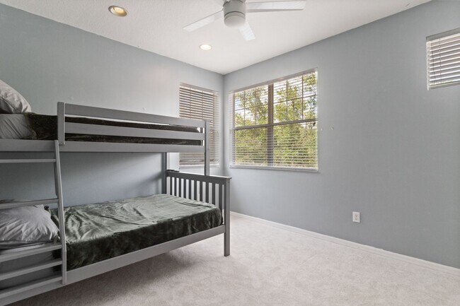 Building Photo - West Meadows 3 Bedroom Townhome Awaits!