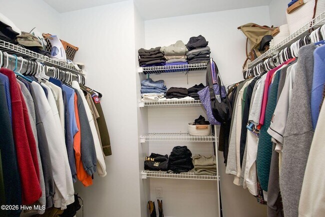 Building Photo - 681 Ginesing Dr