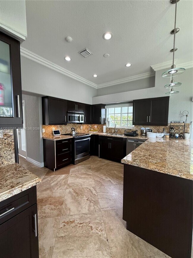 Building Photo - 1070 Capistrano