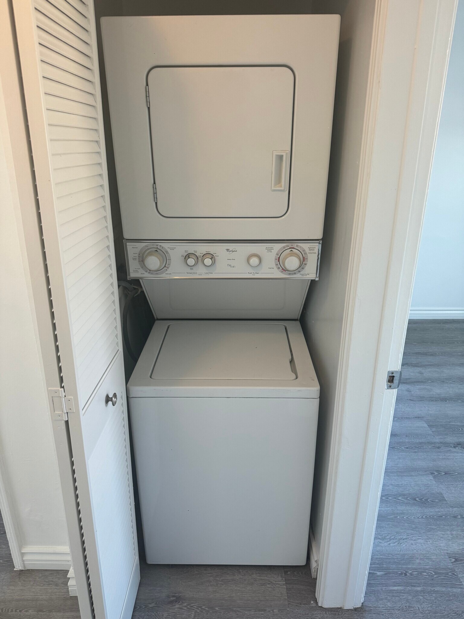 Building Photo - 436 Venice Way