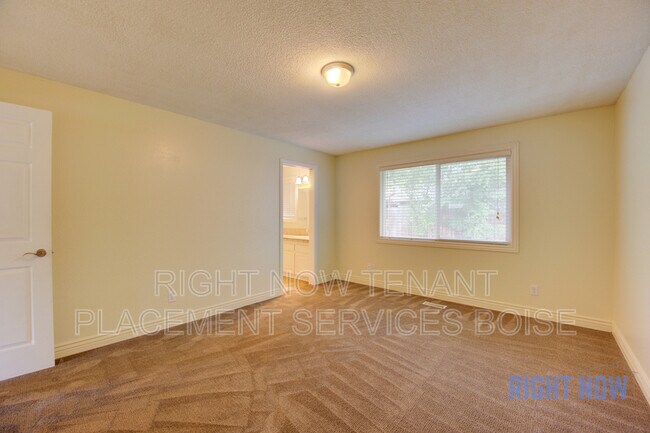 Building Photo - 11156 W Gunsmoke St