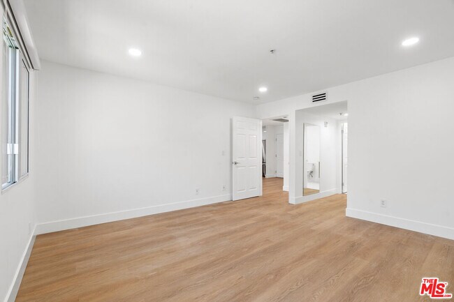 Building Photo - 16100 Sunset Blvd