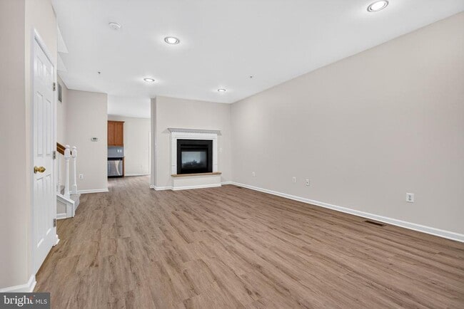 Building Photo - 102 Ashley Way