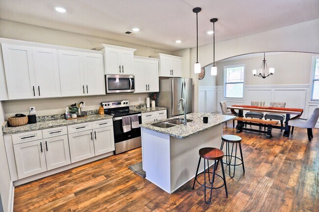 Building Photo - 1328 Black Oak Cir