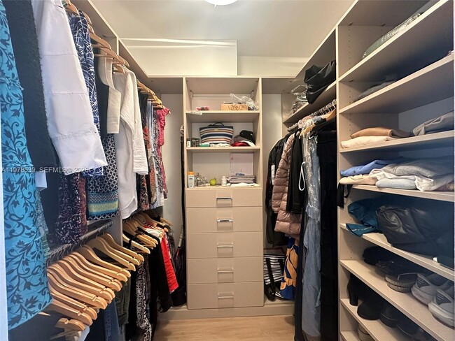 Building Photo - 251 Crandon Blvd