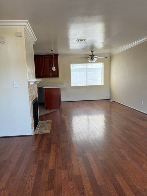 Building Photo - 1101 Laveta Terrace