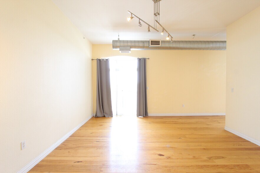 Building Photo - 277 N Broadway