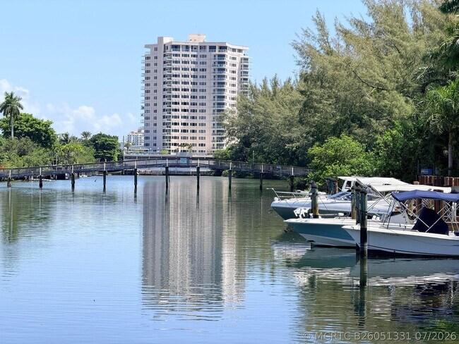 Building Photo - 1598 S Ocean Ln