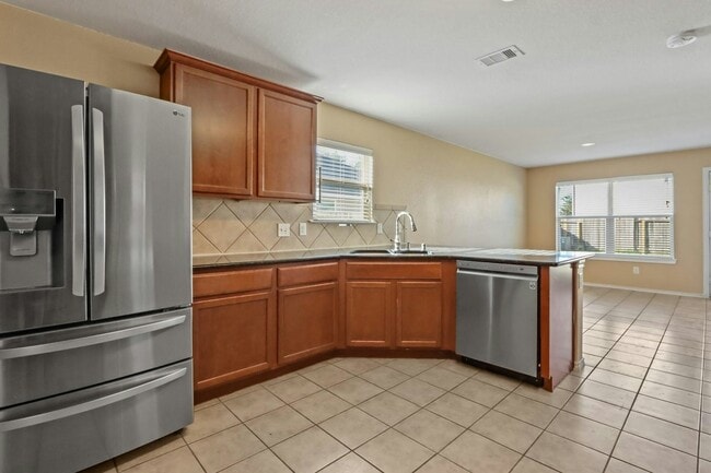 Building Photo - 2002 Collins Rose Ct