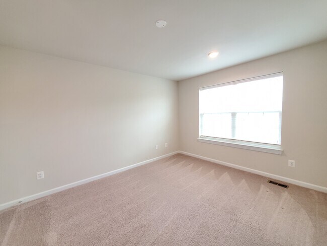 Building Photo - 5660 Lanteen St